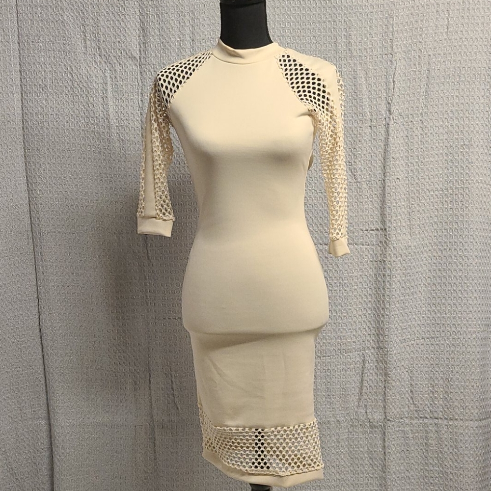 Auditions Cream Color long slev dress keyhole back